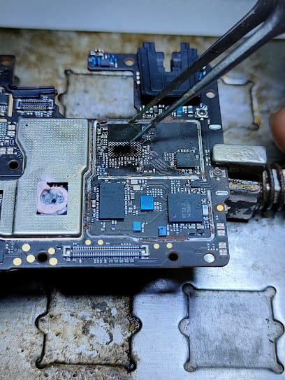 Smartphone Garage business photograph