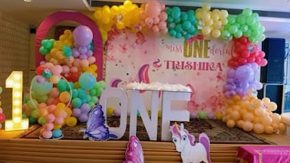 Balloon Decorations by Tohfa Tales | Wedding | Haldi | Mehndi | Birthday business photograph