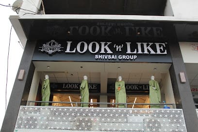 LOOK 'n' LIKE business photograph