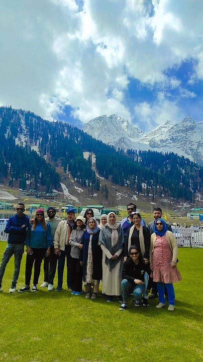 Incredible Kashmir Travel Services / Taxi Service in Srinagar, Kashmir business photograph