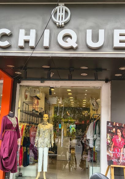 Chique | Model Town business photograph