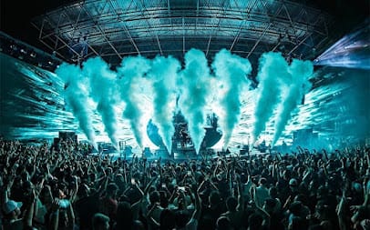 Semi Event Planner business photograph