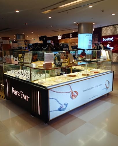 Rare Ever | Demifine Jewellery | Silver Jewellery | Pearl Jewellery business photograph