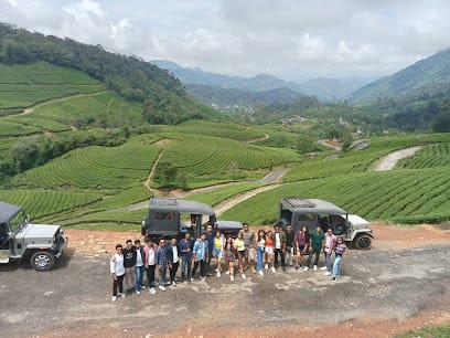 Munnar Jeef safari & trekking Manju tours and travels business photograph