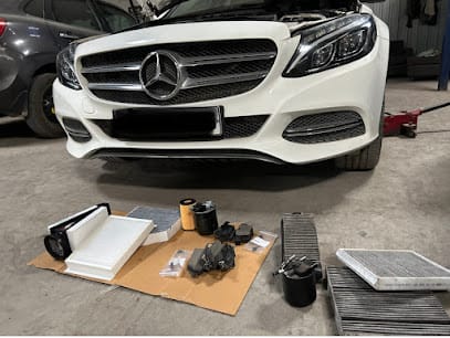 Paramount Motors business photograph