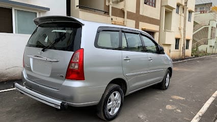 Glosstomotiv - Car Dent Removal, Painting, Detailing, Oil Change & Accident Repair.High-quality service,expert repainting business photograph