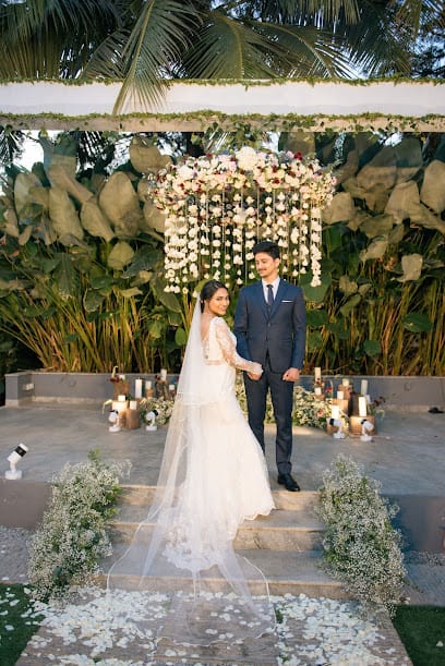 RENELLE SNELLEKSZ WEDDING GOWNS (BY APPOINTMENT ONLY) business photograph