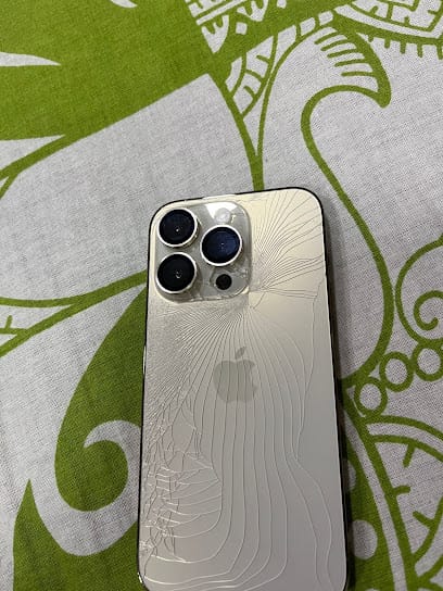 iPhiXiT Apple service business photograph