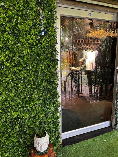 House of Akks (Akksbymandy) business photograph