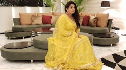 Anchor/EMCEE Shweta Jaiswal(Kanpur) business photograph