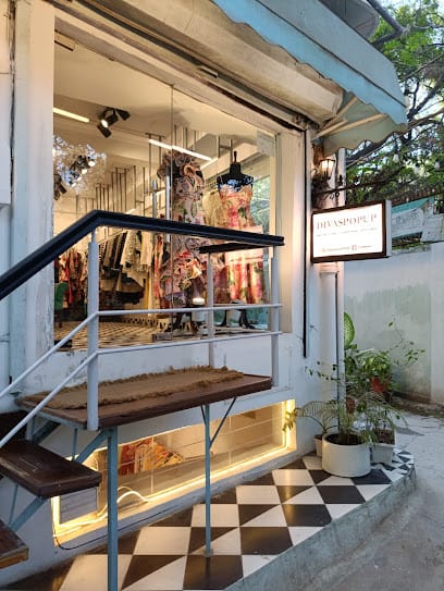 DIVAS POPUP business photograph