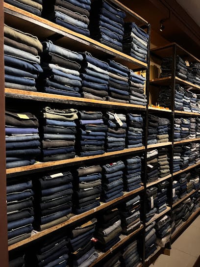 Fashion Men's - Best Brand Clothing & Sports Wear Stores ( FM Clothing Store Solapur ) business photograph