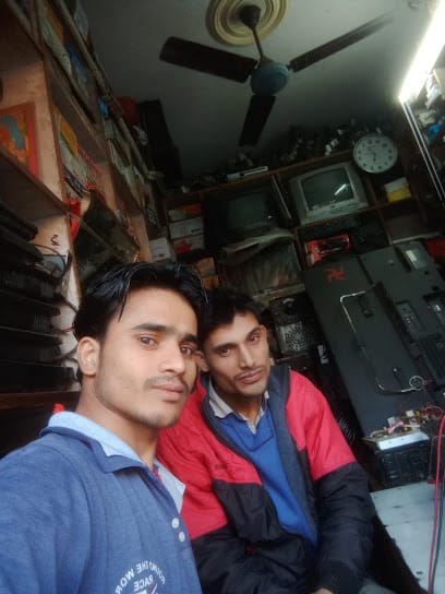 Chinku Electronics repairing center business photograph
