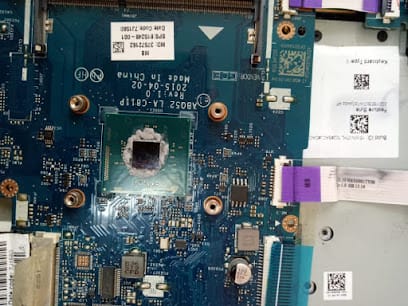 laptop service center business photograph