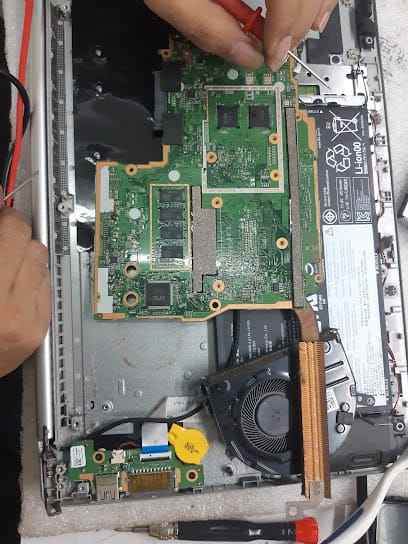 Computer and laptop software installation services business photograph