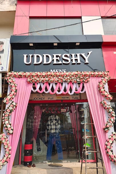 UDDESHY MEN'S business photograph