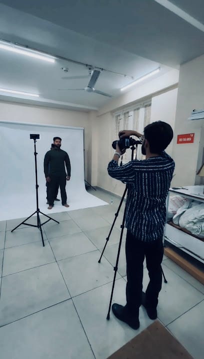 EYE FOR CLICK STUDIO business photograph