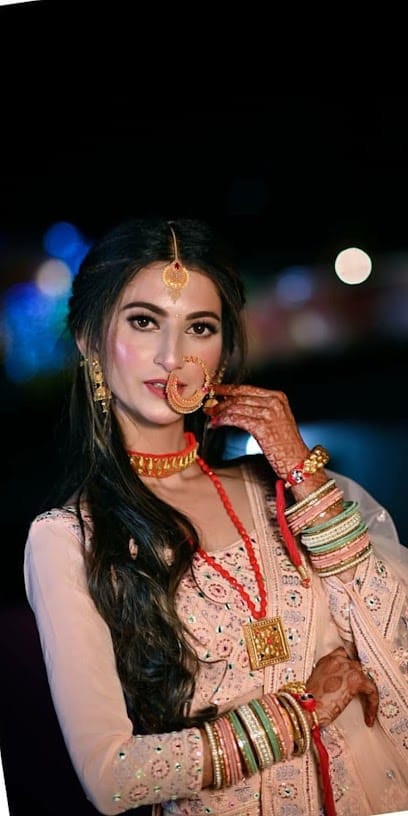 Diva's makeup studio business photograph