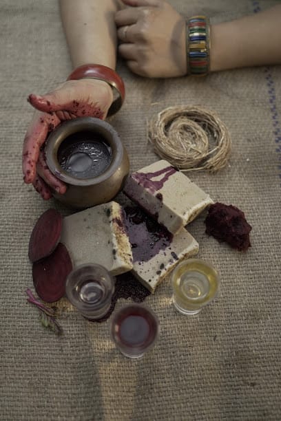 LA M SECRET business photograph