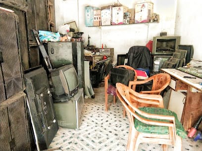 Friends Electronics business photograph