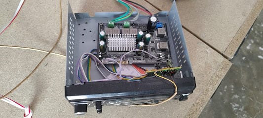 RR ELECTRONICS business photograph