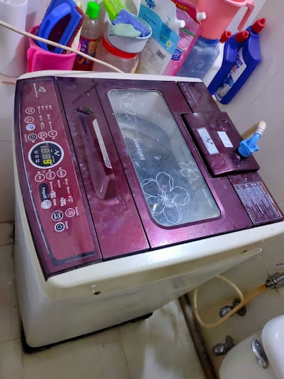 Honest Repairing centre business photograph