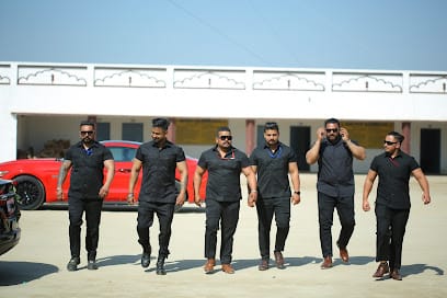 PB 30 BOUNCER SECURITY business photograph