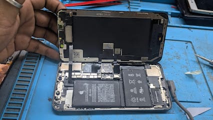 RepairSum Google pixel phone repair. iPhone repair service OnePlus Motherboard Mobile and Laptop Repair services business photograph