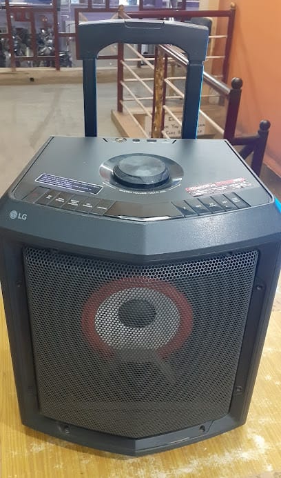 Globe Electronics business photograph