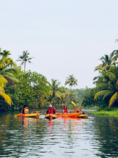 KIZHAKKU KAYAKING business photograph