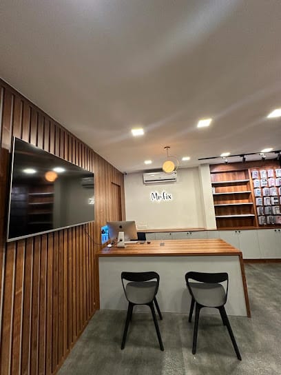 Mr Fix iphone Service Centre business photograph
