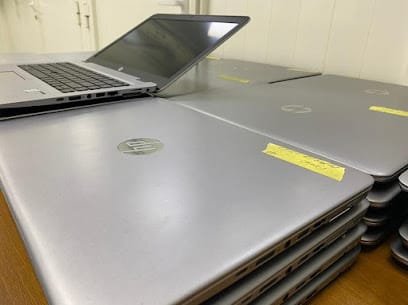 E Waste Buyers, Dealers, Recyclers in Delhi, India - Refresh Technology business photograph