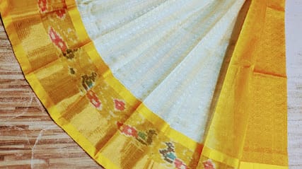 Adimahesh_sarees_collections business photograph