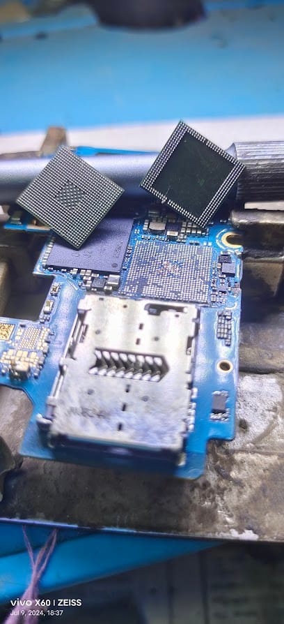 PRINCE MOBILE SERVICE CENTRE business photograph