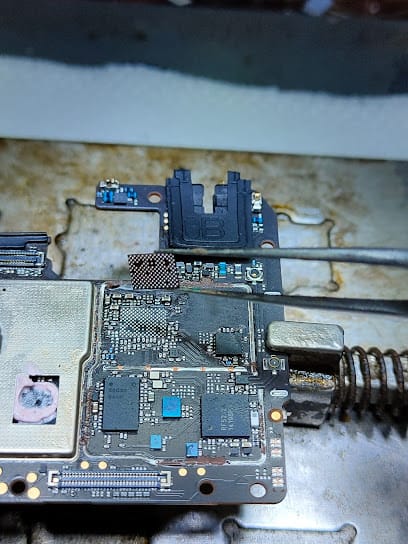 Smartphone Garage business photograph