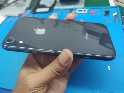 Fix My Phone (iPhone Mobile Repairing & Services ) business photograph
