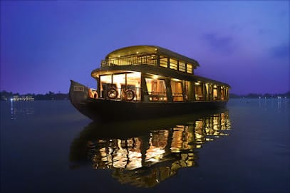 Alleppey Houseboats | Alleppey Boat House - Waves and Dales Alleppey Houseboat business photograph