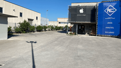 Info Lab electronics business photograph