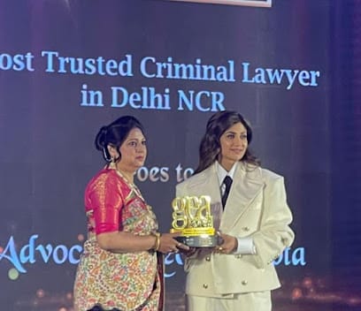Adv Reena Gupta | cheque bounce lawyer |divorce lawyer |pocso lawyer |ndps lawyer | criminal lawyer in delhi |bail lawyer business photograph