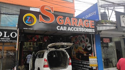 S Garage car accessories shop business photograph