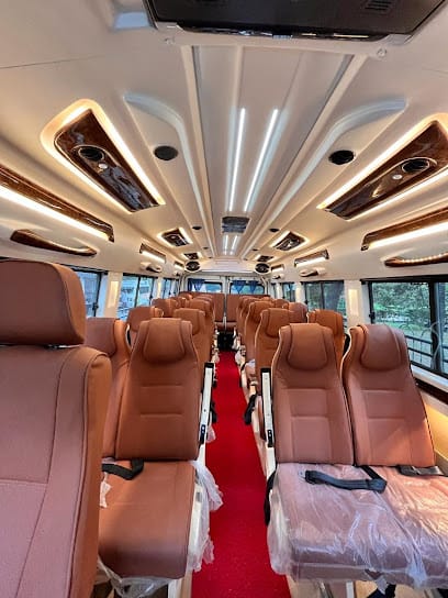 Dream To Travels | Best Travel Agency in Delhi | 12,16,20 Seater Tempo Traveller in Delhi | Tour and Travels Delhi business photograph