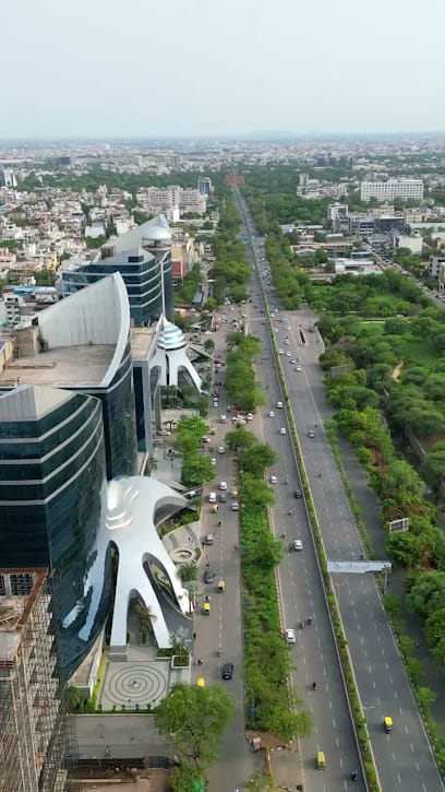 Eat Well Thrive Better | Dr. Niru Mathur | Best Nutritionist & Lifestyle Coach business photograph