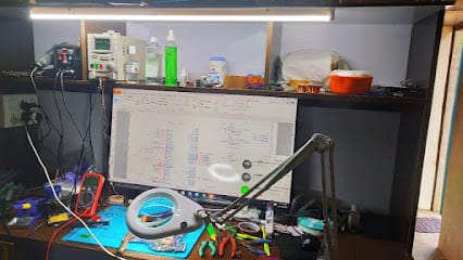 Laptop and Mobile service center business photograph