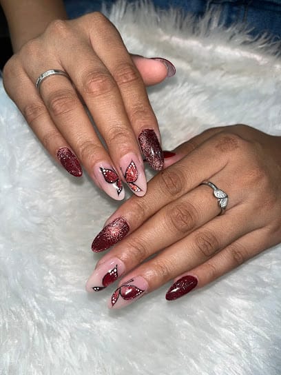 En vogue luxury salon&academy-Best Women Salon In Tri Nagar-Nail Art/Extension In Tri Nagar-Bridal Makeup Artist In Tri Nagar business photograph