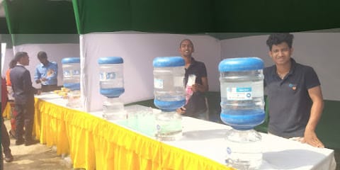 URHELPS business photograph