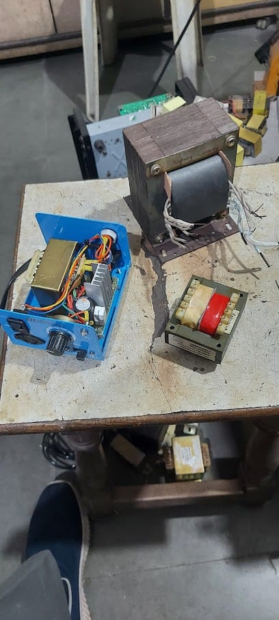 Ravi electronics business photograph