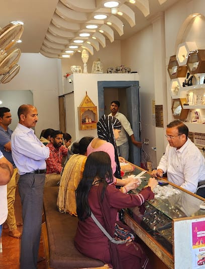 Shri Shyam Sunder Jewellers - Mathura| One of the Best Jewellery Showroom in Mathura | business photograph