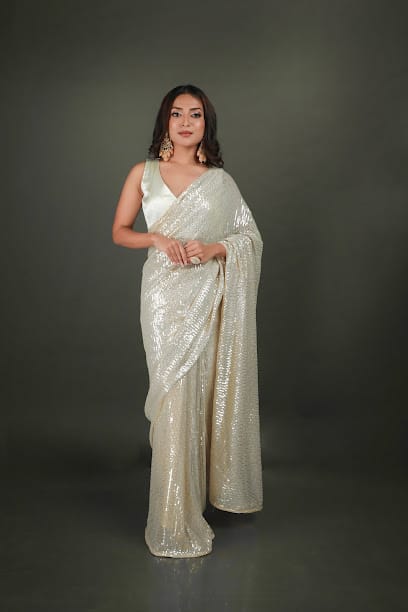 ONE MINUTE SAREE business photograph