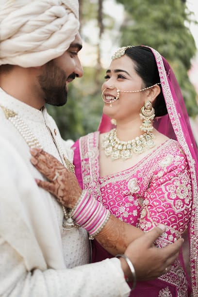 Saat Vachan business photograph