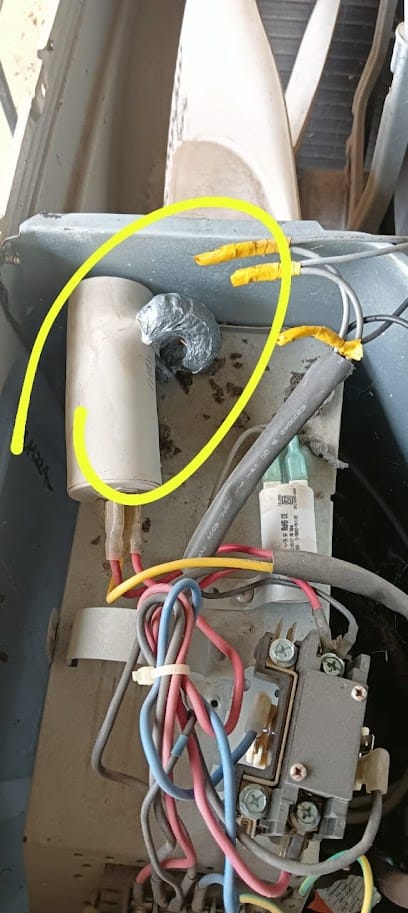 Fridge Washing Machine repair service centre business photograph